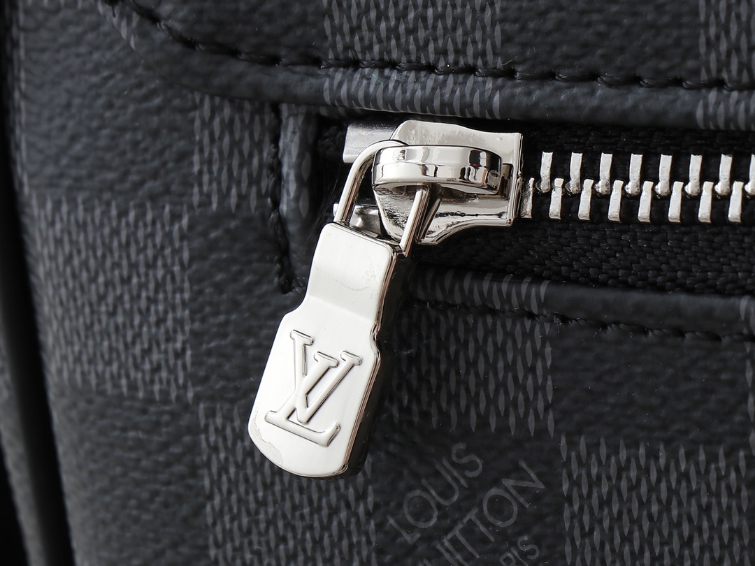 Louis Vuitton Luxury Handbag Collection 7
