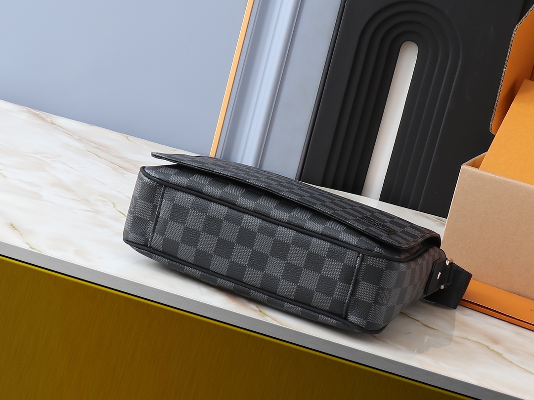 Louis Vuitton Luxury Handbag Collection 4