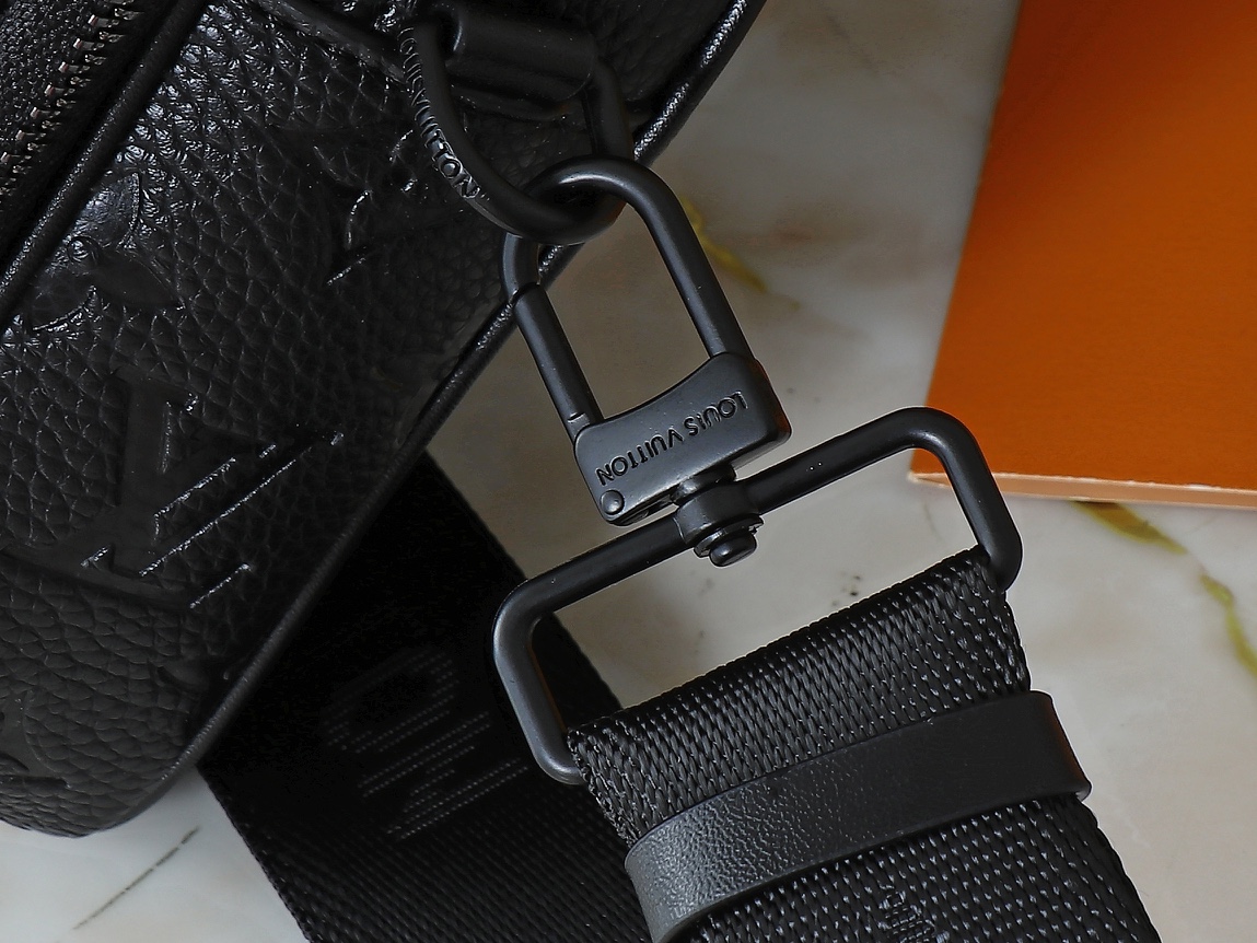 Louis Vuitton Camera bag Black Monogram Empreinte crossbody