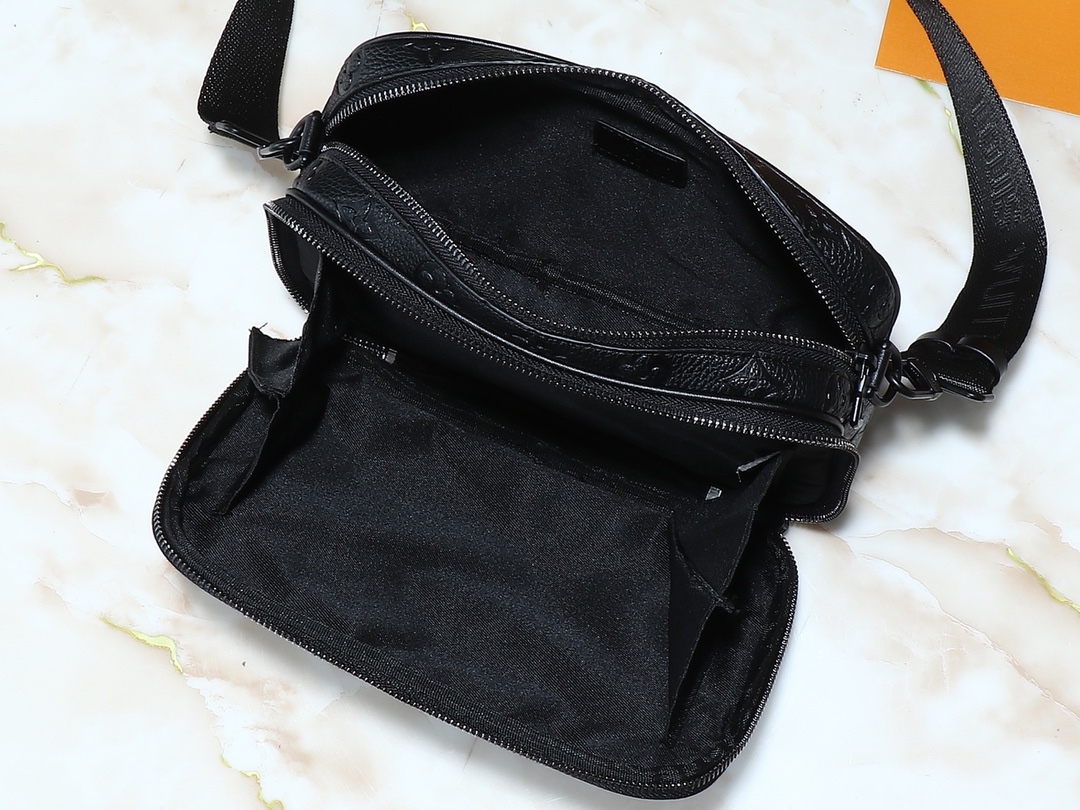 Louis Vuitton Camera bag Black Monogram Empreinte crossbody