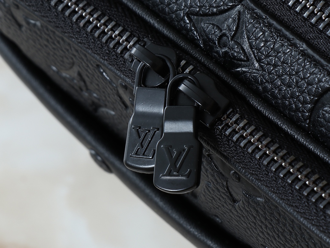Louis Vuitton Camera bag Black Monogram Empreinte crossbody