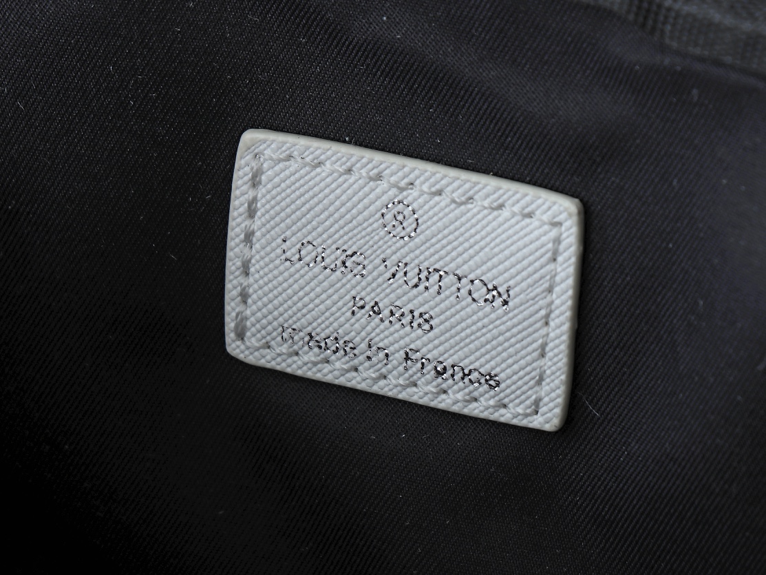 Louis Vuitton Camera bag White Monogram crossbody