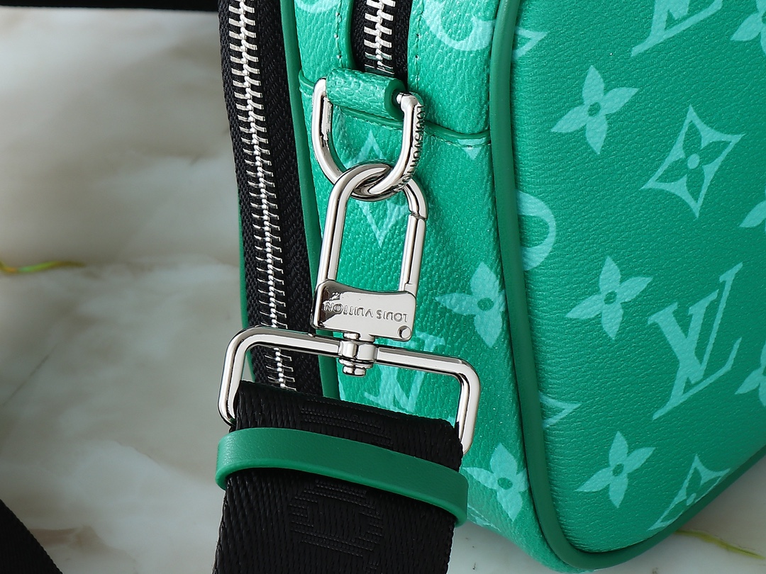 Louis Vuitton Camera bag Green Monogram crossbody