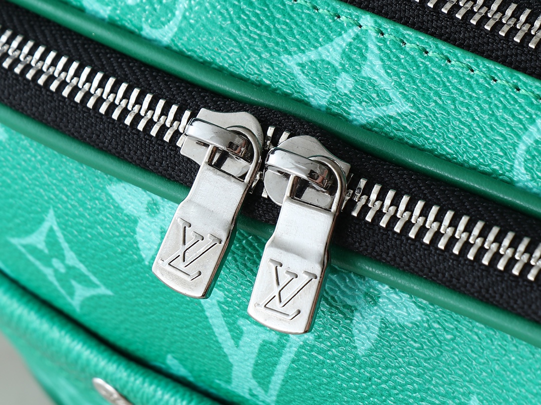 Louis Vuitton Camera bag Green Monogram crossbody
