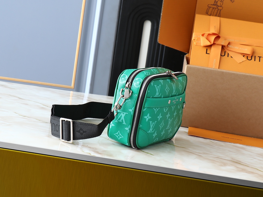 Louis Vuitton Camera bag Green Monogram crossbody