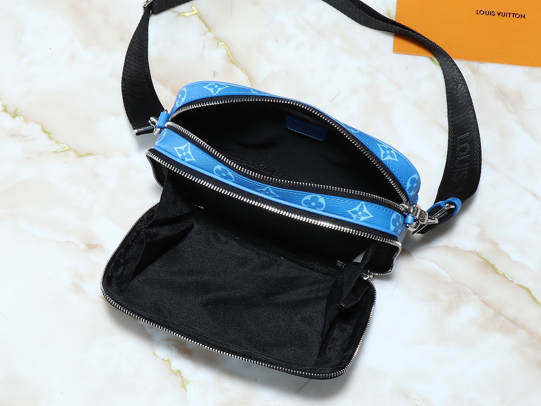 Louis Vuitton Camera bag Blue Monogram crossbody
