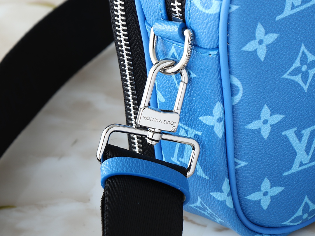 Louis Vuitton Camera bag Blue Monogram crossbody