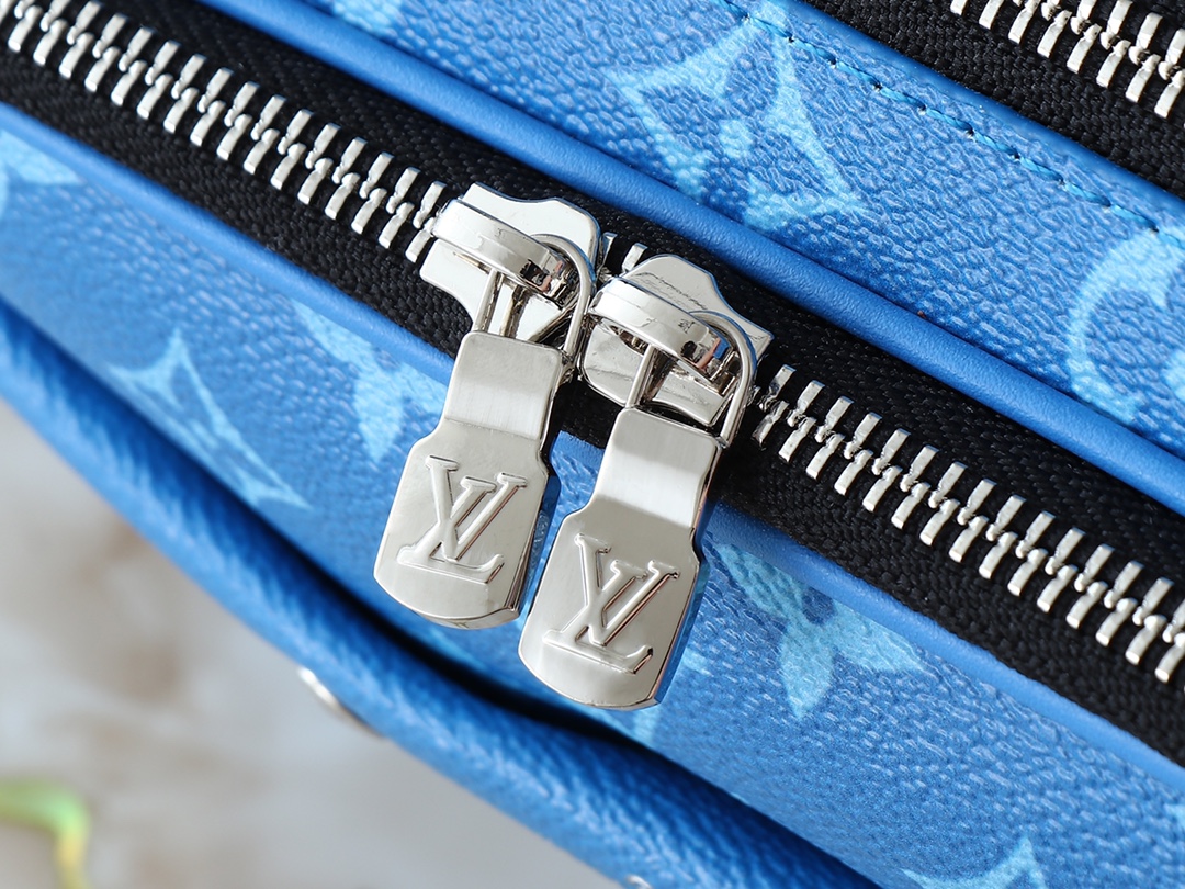 Louis Vuitton Camera bag Blue Monogram crossbody