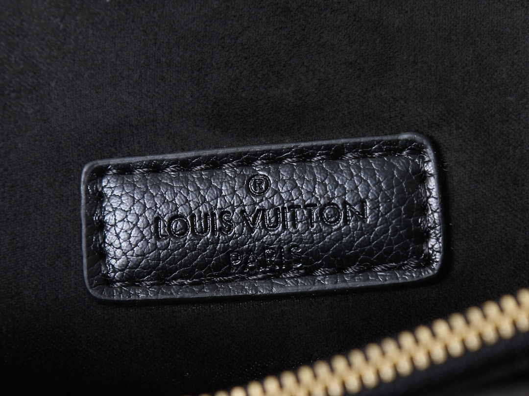 💰130💰升级原版 M41730 M41731 M41732 M44038 🇫🇷法国订制Monogram帆布和精致的小牛皮 顶级台湾手工制造 原单完美底部弧线认准品质 材质完美结合独特五金配件 一切不计成本投入 单肩 手提 斜挎于一体的百搭必备款 精致的皇冠锁扣 将女王范儿展现的淋漓尽致 size26*9*15