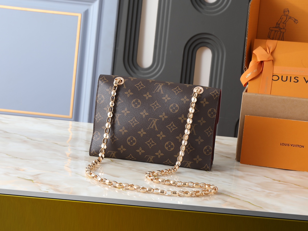 💰130💰升级原版 M41730 M41731 M41732 M44038 🇫🇷法国订制Monogram帆布和精致的小牛皮 顶级台湾手工制造 原单完美底部弧线认准品质 材质完美结合独特五金配件 一切不计成本投入 单肩 手提 斜挎于一体的百搭必备款 精致的皇冠锁扣 将女王范儿展现的淋漓尽致 size26*9*15