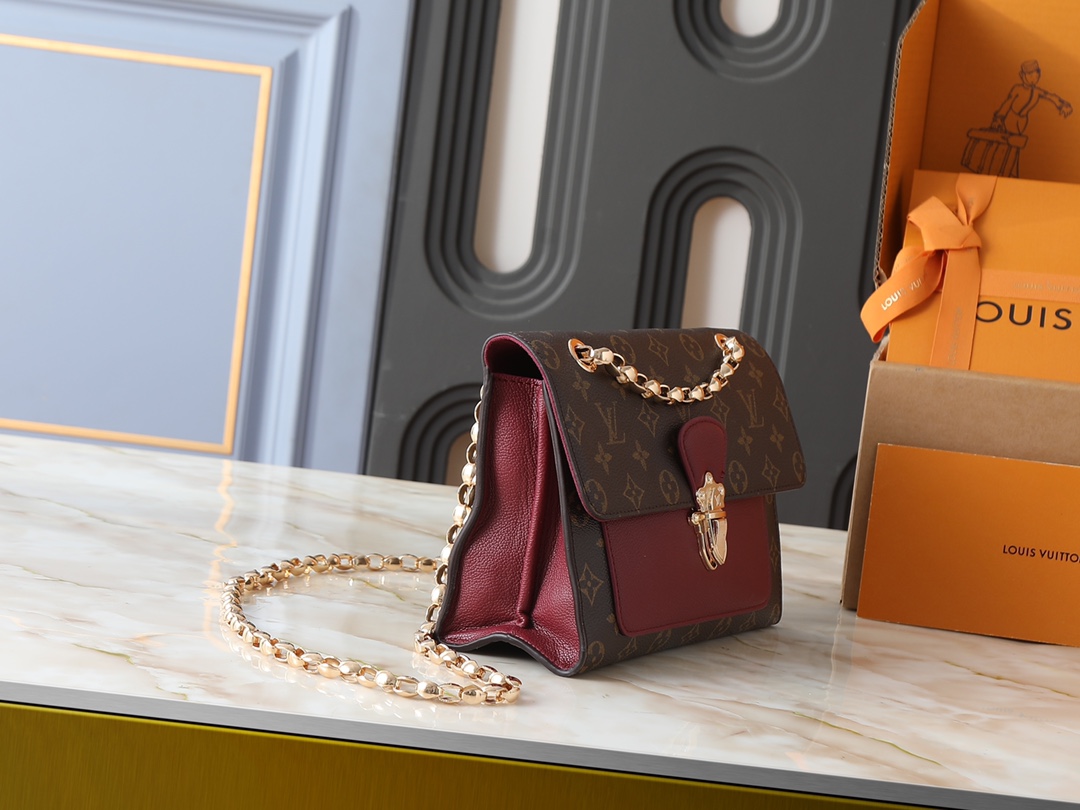 💰130💰升级原版 M41730 M41731 M41732 M44038 🇫🇷法国订制Monogram帆布和精致的小牛皮 顶级台湾手工制造 原单完美底部弧线认准品质 材质完美结合独特五金配件 一切不计成本投入 单肩 手提 斜挎于一体的百搭必备款 精致的皇冠锁扣 将女王范儿展现的淋漓尽致 size26*9*15