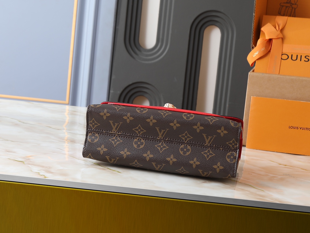 💰130💰升级原版 M41730 M41731 M41732 M44038 🇫🇷法国订制Monogram帆布和精致的小牛皮 顶级台湾手工制造 原单完美底部弧线认准品质 材质完美结合独特五金配件 一切不计成本投入 单肩 手提 斜挎于一体的百搭必备款 精致的皇冠锁扣 将女王范儿展现的淋漓尽致 size26*9*15