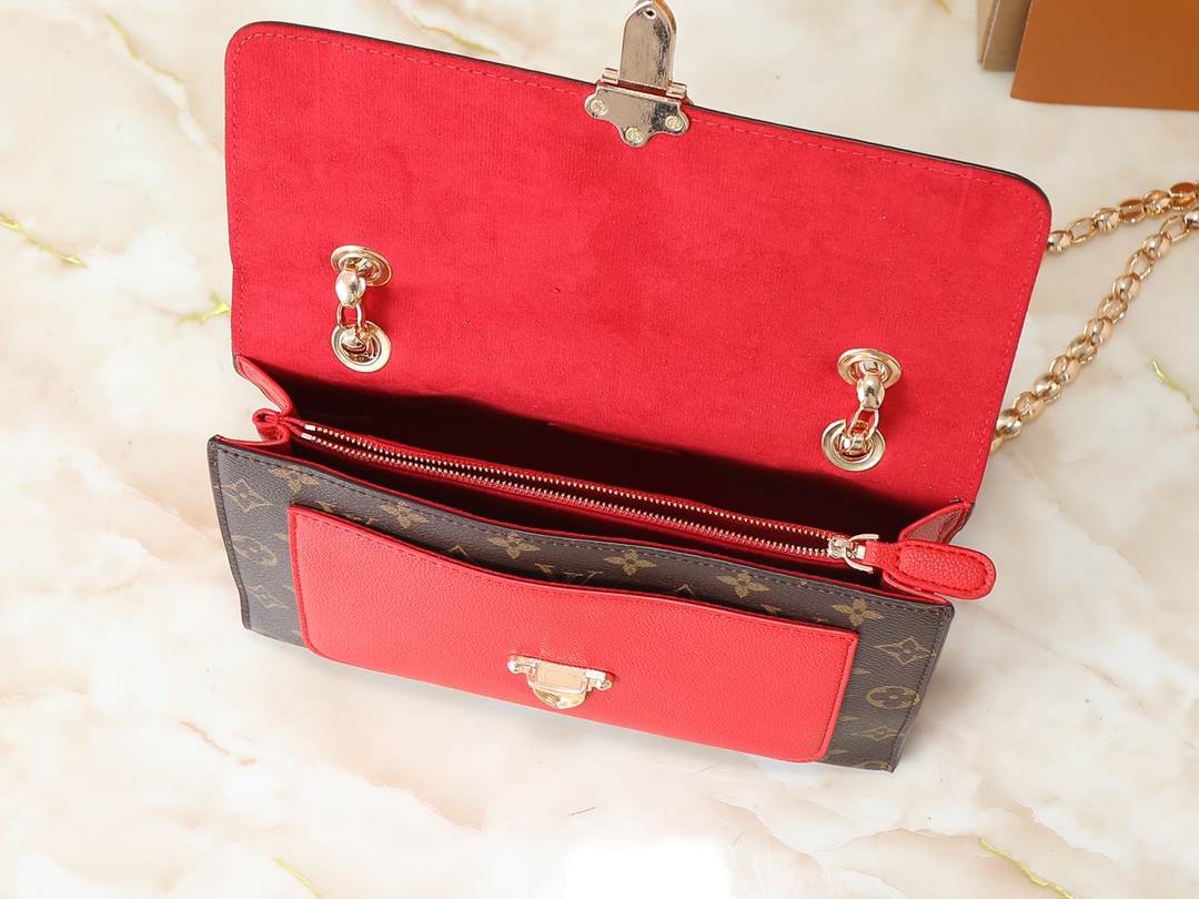 💰130💰升级原版 M41730 M41731 M41732 M44038 🇫🇷法国订制Monogram帆布和精致的小牛皮 顶级台湾手工制造 原单完美底部弧线认准品质 材质完美结合独特五金配件 一切不计成本投入 单肩 手提 斜挎于一体的百搭必备款 精致的皇冠锁扣 将女王范儿展现的淋漓尽致 size26*9*15