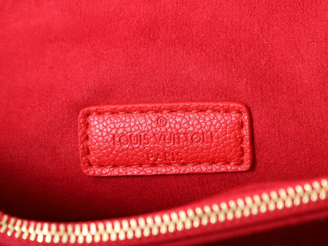 💰130💰升级原版 M41730 M41731 M41732 M44038 🇫🇷法国订制Monogram帆布和精致的小牛皮 顶级台湾手工制造 原单完美底部弧线认准品质 材质完美结合独特五金配件 一切不计成本投入 单肩 手提 斜挎于一体的百搭必备款 精致的皇冠锁扣 将女王范儿展现的淋漓尽致 size26*9*15