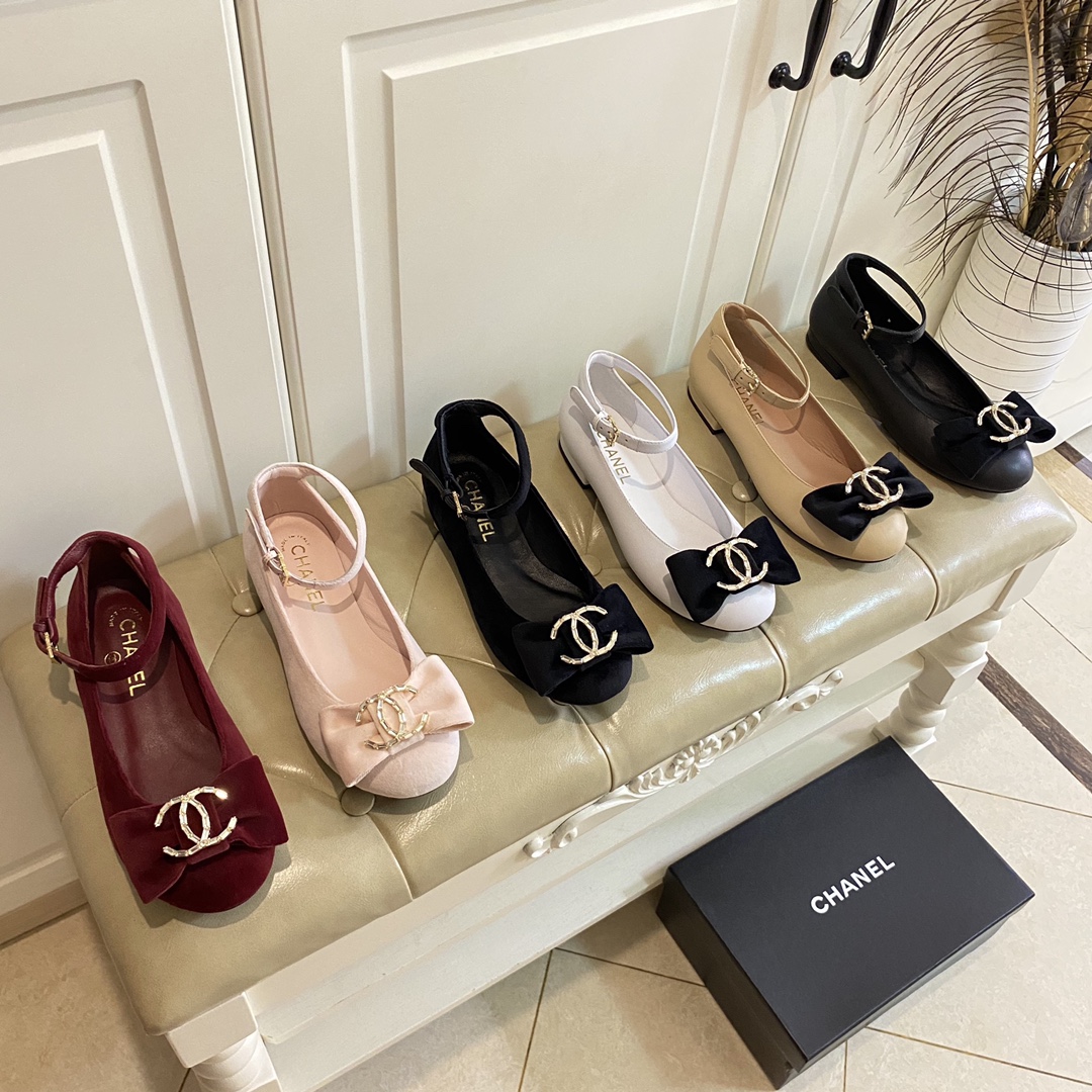 NO:466305,, Chanel Chanel new single shoes, diamond buckle bow, cowhide/imported velvet face, sheepskin, genuine leather soles, size 35-39 (size 40-42 can be customized without return or exchange), single shoes, chanel, chanel, cowhide, sheepskin, Leather soles19860909,香奈儿Chanel新款单鞋,钻扣蝴蝶结,牛皮/进口丝绒面,羊皮里,真皮大底,35-39码(40-42码可定做不退换),单鞋,chanel,chanel,cowhide,sheepskin,Leather soles,Women's Shoes