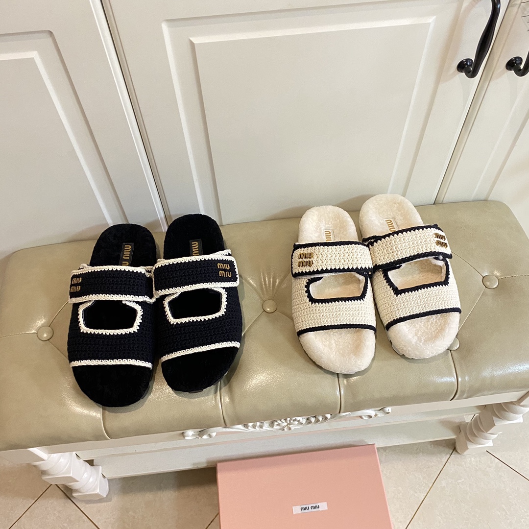 NO:466286,,Miumiu Miumiu new wool drag, original wool wool, original private mold outsole, size 35-39 (40 can be customized without return or exchange), fur shoes slippers, miumiu, slippers19860909,缪缪miumiu新款毛拖,原版编织面,羊毛里,原版私模大底,35-39码(40可定做不退换）,毛毛鞋拖鞋,miumiu,slippers,Women's Shoes