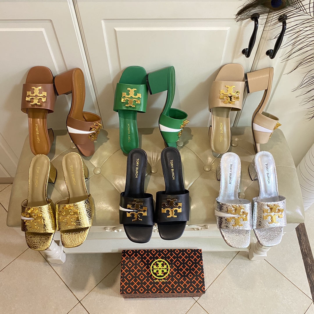NO:466257,Rubber sole (customized leather outsole), the latest model of Tory Burch counter, original uniform asymmetric upper, private mold brand hardware buckle, high-end and atmospheric, open-edge bead cowhide/cracked surface, sheepskin, heel height 6.5cm, women's size 35-43 (44, 45 size customization without return and exchange, be careful purchase), slippers, burberry, slippers, cowhide, sheepskin, Leather soles19860909橡胶底(真皮大底定做),托里伯奇Tory Burch专柜最新款,原版一致不对称性鞋面,私模品牌五金扣,高端大气,开边珠牛皮/爆裂纹面,羊皮里,跟高6.5cm,女码35-43码(44,45码定做不退换,慎购),拖鞋,burberry,slippers,cowhide,sheepskin,Leather soles,Women's Shoes