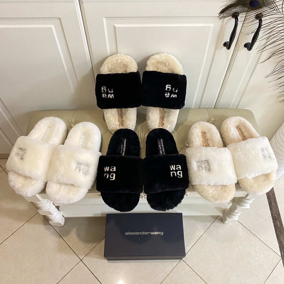 NO:466242,,Alexander Wang's new style of wool drag, wool diamond buckle, rubber sole, size 35-40, wool slippers, slippers19860909,亚历山大.王Alexander Wang新款毛拖,羊毛钻扣,橡胶底,35-40码,毛毛鞋拖鞋,slippers,Women's Shoes