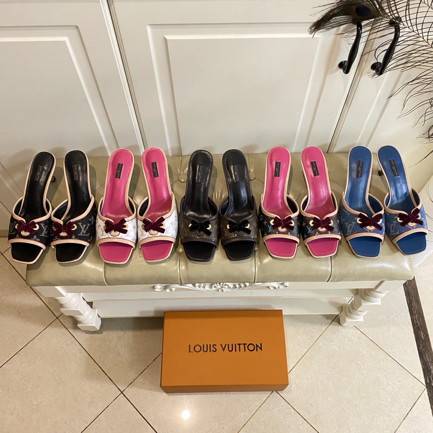 NO:232001,, Louis Vuit*LV new style, classic presbyterian, denim surface, sheepskin, genuine leather outsole, heel height 6cm, size 35-40 (34, 41, 42 size custom made without return), high heels slippers, louis vuitton, louis vuitton, high heels, slippers, sheepskin, Leather soles19860909,路易威*LV新款,经典老花,牛仔布面,羊皮里,真皮大底,跟高6cm,35-40码(34,41,42码定做不退换),高跟鞋拖鞋,louis vuitton,louis vuitton,high heels,slippers,sheepskin,Leather soles,Women's Shoes