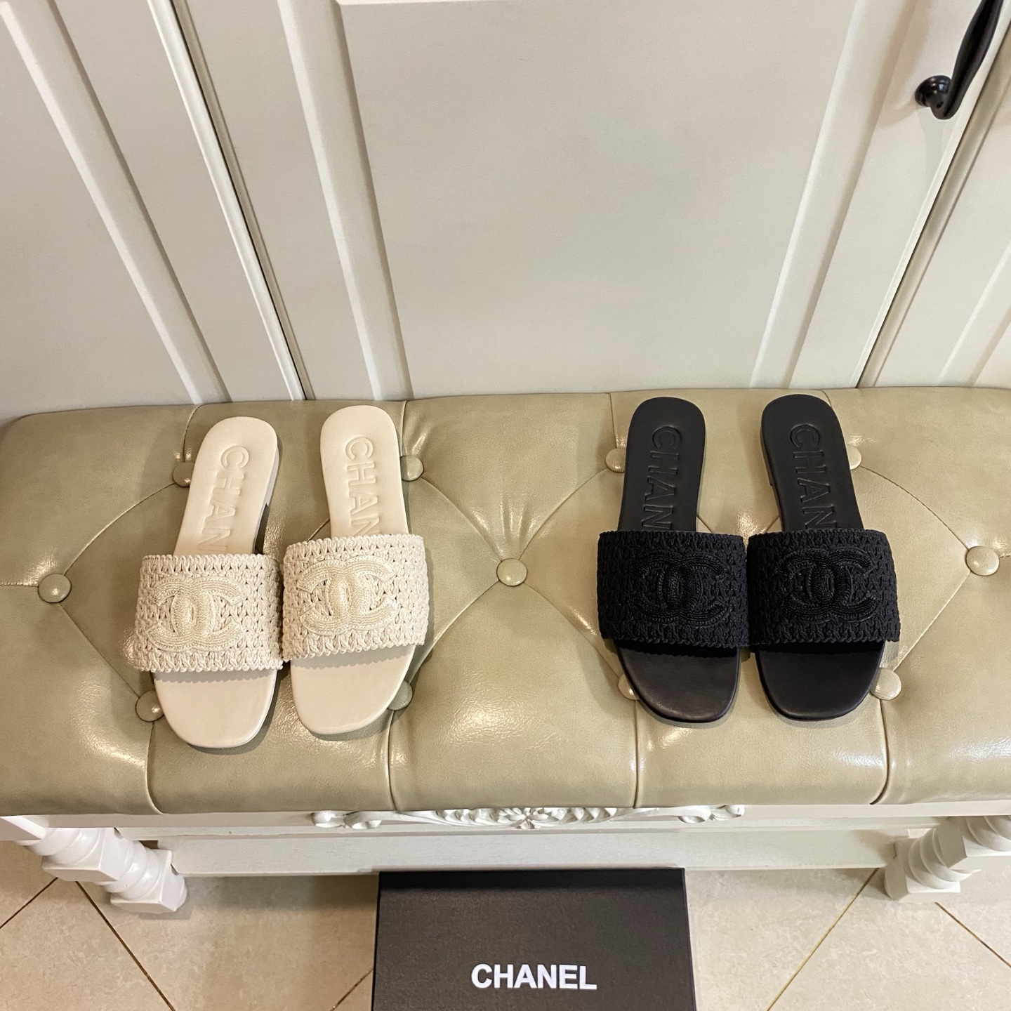NO:231988,, Chanel Chanel new style, original woven surface, sheepskin, genuine leather sole, size 35-39 (size 40, 41, 42 can be customized without return or exchange), slippers, chanel, chanel, slippers, sheepskin, Leather soles19860909,香奈儿Chanel 新款,原版编织面,里羊皮,真皮大底,35-39码(40,41,42码可定做不退换),拖鞋,chanel,chanel,slippers,sheepskin,Leather soles,Women's Shoes