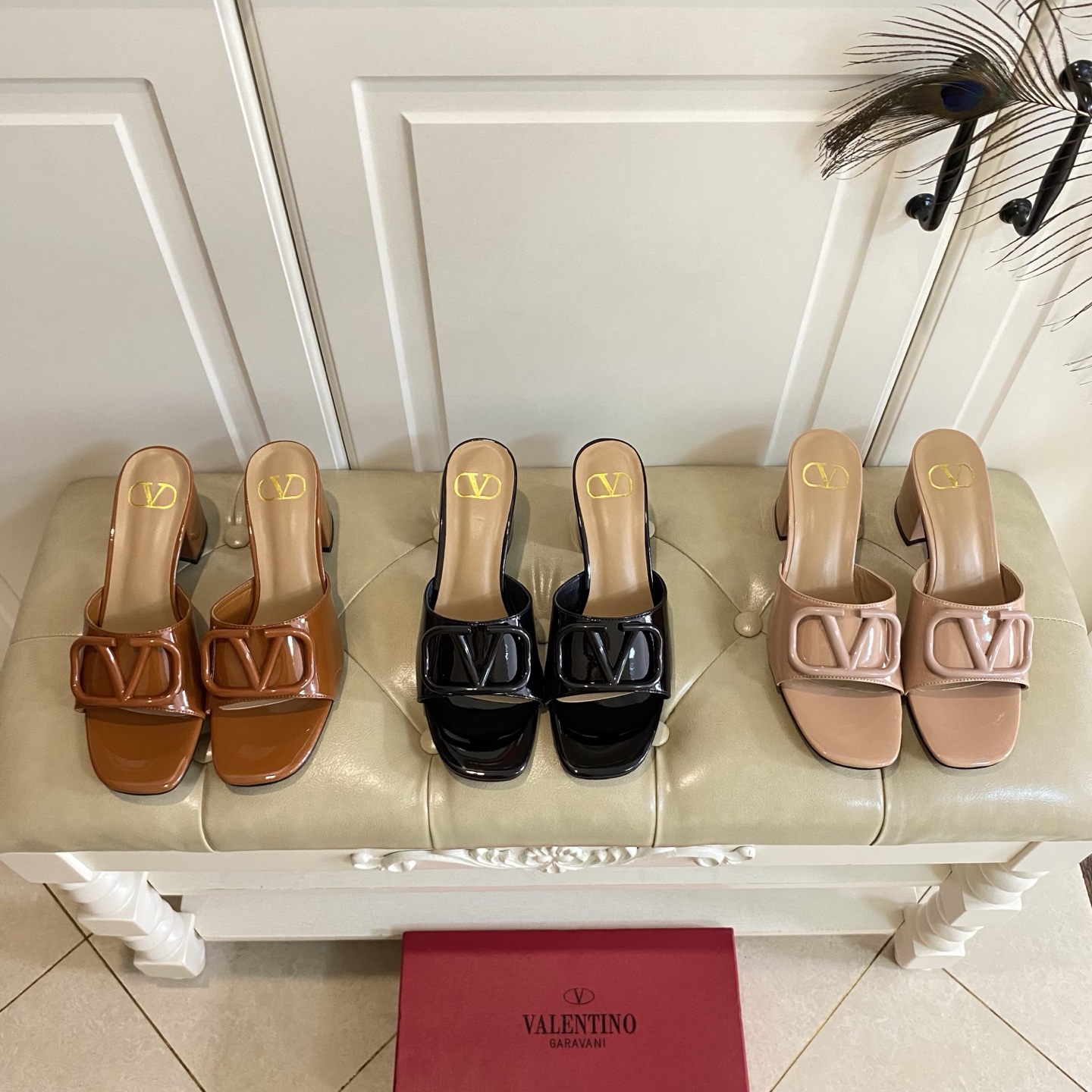 NO:231982,Rubber sole (customized by genuine leather sole), Valentino Valentino new slippers, patent leather surface, sheepskin, heel height 6.5cm, size 35-42 (customized by size 43, no return or exchange, be careful to buy), slippers, valentino, valentino, slippers, sheepskin19860909橡胶底(真皮底定做),华伦天奴Valentino新款拖鞋,漆皮面,羊皮里,跟高6.5cm,35-42码(43码定做不退换,慎购),拖鞋,valentino,valentino,slippers,sheepskin,Women's Shoes