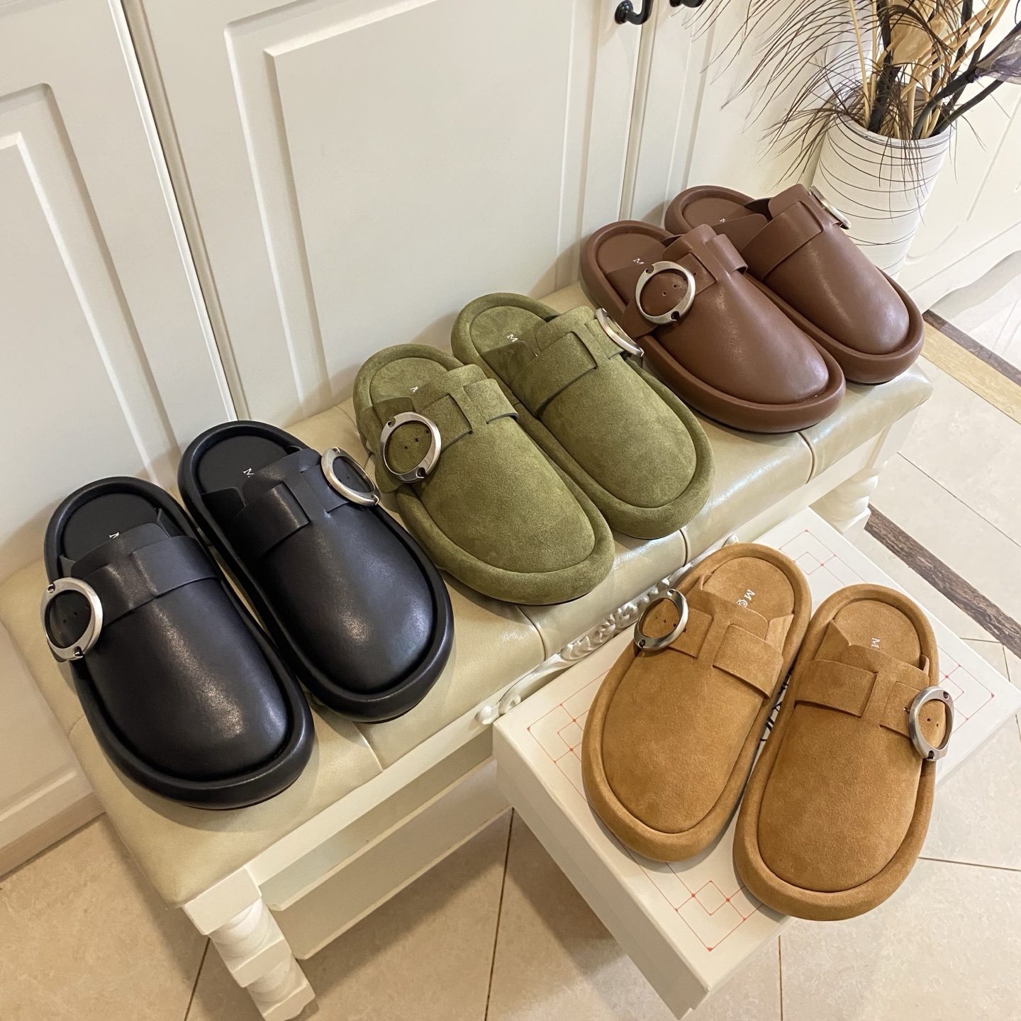 NO:231976,, McQueen couple slippers, sheep skin/skin noodles, sheep skin, women's size segment 35-40, men's size segment 39-44, please indicate the male and female size, semi-drag, alexander mcqueen, slippers, sheepskin, sheep19860909,麦昆McQueen情侣款拖鞋,羊猄皮/羊皮面,羊皮里,女码段35-40码,男码段39-44码,下单请注明男女码,半拖,alexander mcqueen,slippers,sheepskin,sheep,Women's Shoes