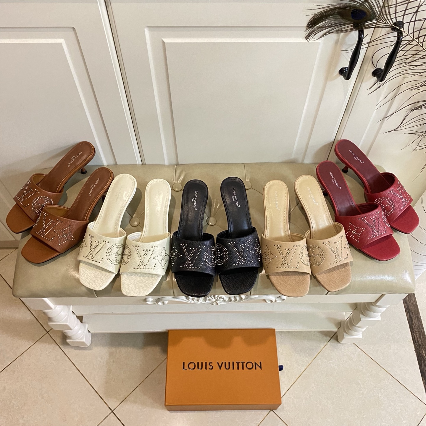 NO:231966,Rubber outsole, genuine leather outsole, Louis Vuitton*LV new high heel slippers, cowhide, rivet flowers, sheepskin, heel height 5.5cm, size 35-41 (42, 43 sizes custom made without return), slippers, louis vuitton, louis vuitton, slippers, cowhide, sheepskin, Leather soles19860909橡胶大底,真皮大底,路易威*LV新款高跟拖鞋,牛皮面,铆钉花,羊皮里,跟高5.5cm,35-41码(42,43码定做不退换),拖鞋,louis vuitton,louis vuitton,slippers,cowhide,sheepskin,Leather soles,Women's Shoes