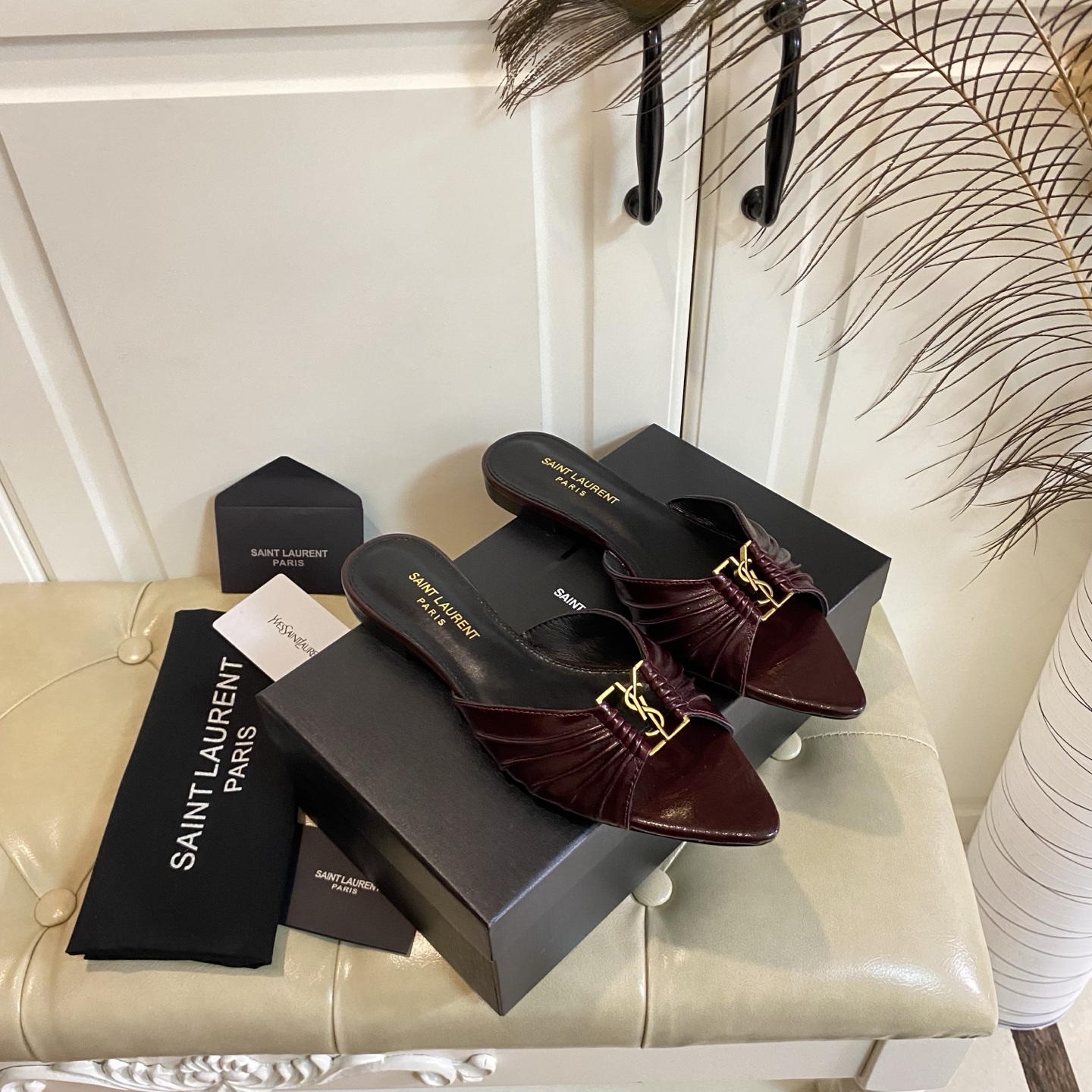 Yves Saint Laurent Pointed Toe Mules in Leather with Gold-Tone Hardware 5 i1743523426823 7732 0 3