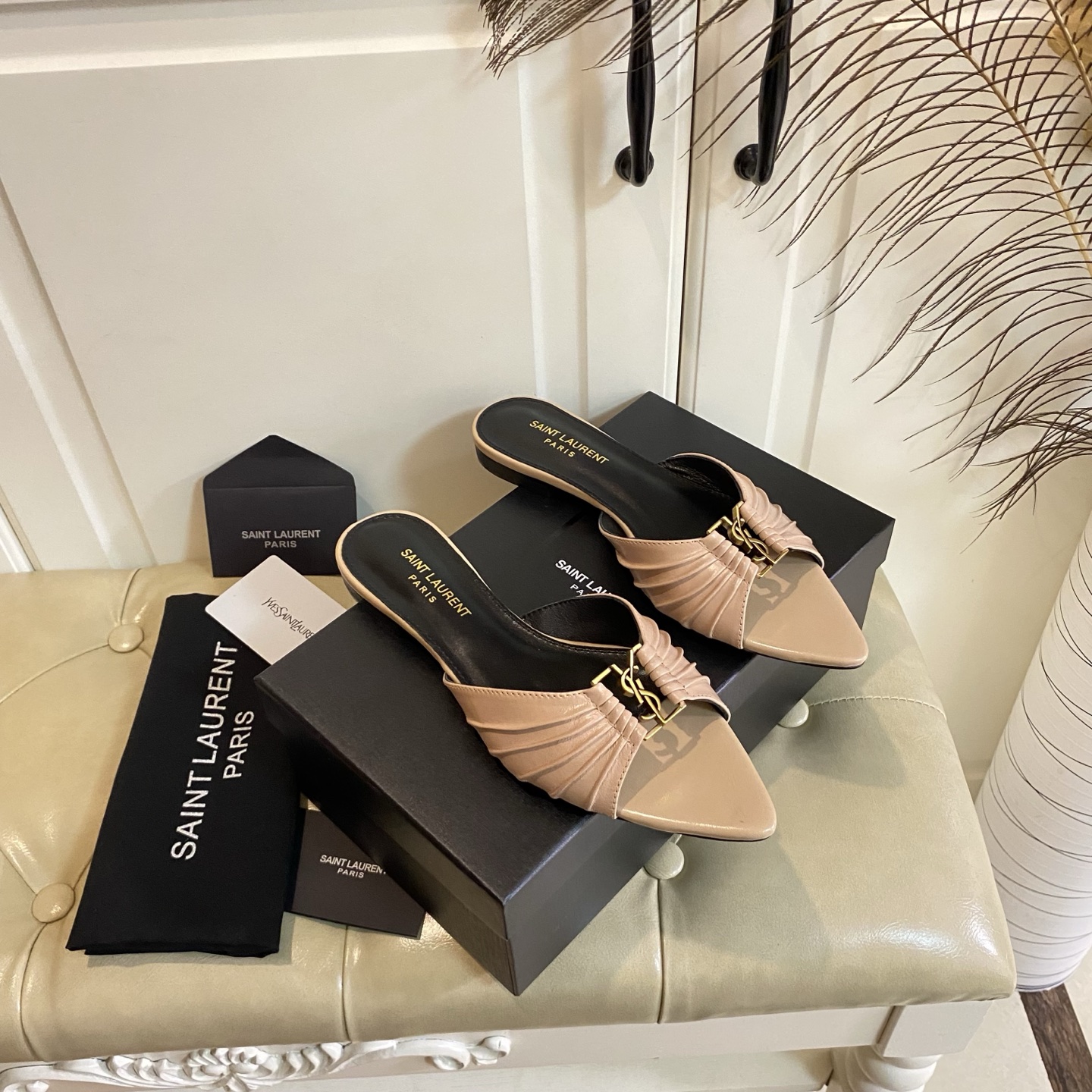 Yves Saint Laurent Pointed Toe Mules in Butter Leather with Sheepskin Lining 5 i1743524303716 1951 0 4