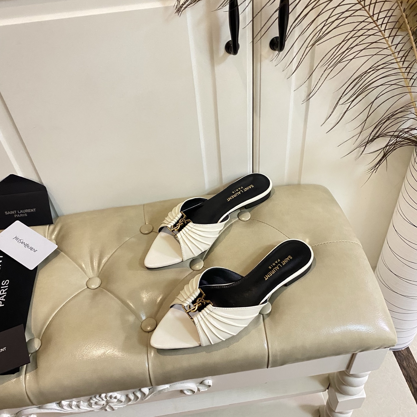 Yves Saint Laurent Pointed Toe Mules in Leather, Multiple Heel Heights 3 i1743524404670 5992 0 2