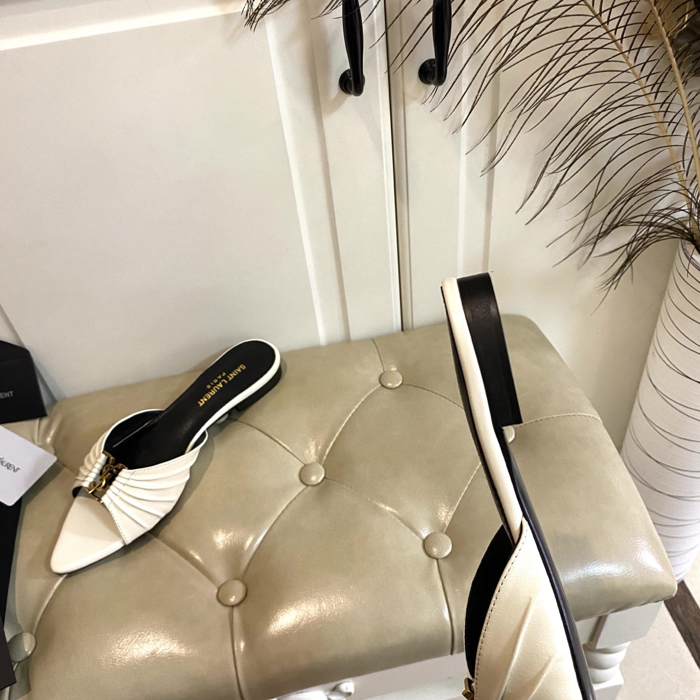 Yves Saint Laurent Pointed Toe Mules in Leather, Multiple Heel Heights 7 i1743524404679 8100 0 6