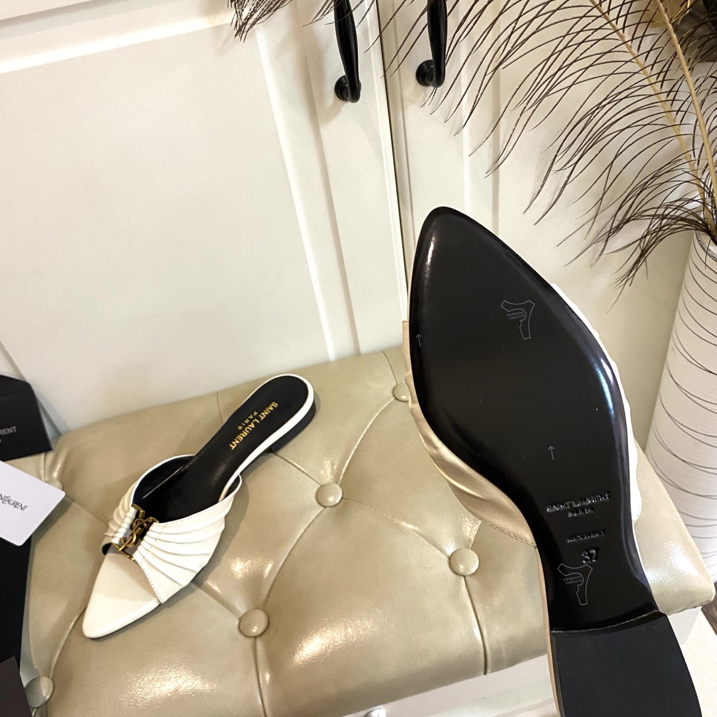 Yves Saint Laurent Pointed Toe Mules in Leather, Multiple Heel Heights 9 i1743524407117 5655 0 8