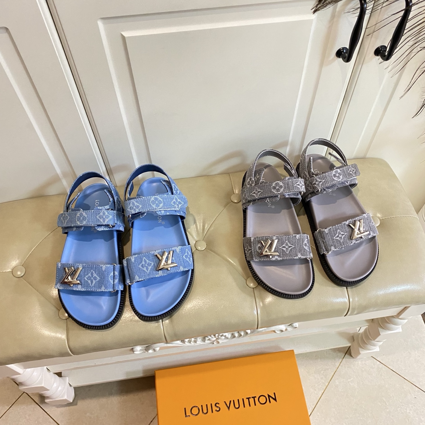 NO:254107,, Louis Vuitton new style, cowhit/classic presbyterian/denim surface, sheepskin lining, size 35-40 (size 41, 42 can be customized without return), sandals, louis vuitton, louis vuitton, sandals, cowhide, sheepskin19860909,路易威*Louis Vuitton新款,牛皮/经典老花/牛仔布面,羊皮里,35-40码(41,42码可定做不退换),凉鞋,louis vuitton,louis vuitton,sandals,cowhide,sheepskin,Women's Shoes