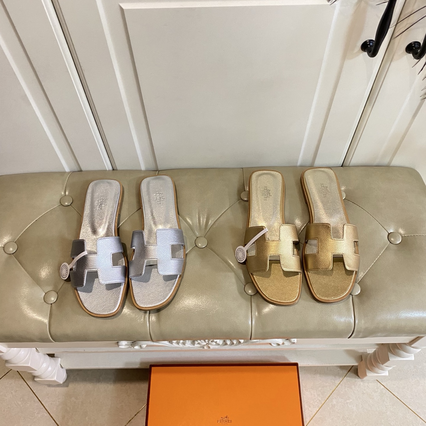 NO:261850,,Hermes Hermes classic H-drag high-end series, cowhide (plain), sheepskin, genuine leather soles, sizes 35-40 (34,41,42,43 custom made without return), slippers, hermes, hermes, slippers, cowhide, sheepskin, Leather soles19860909,爱马仕Hermes 经典H拖高端系列,牛皮面(素面),羊皮里,真皮大底,35-40码(34,41,42,43码定做不退换),拖鞋,hermes,hermes,slippers,cowhide,sheepskin,Leather soles,Women's Shoes