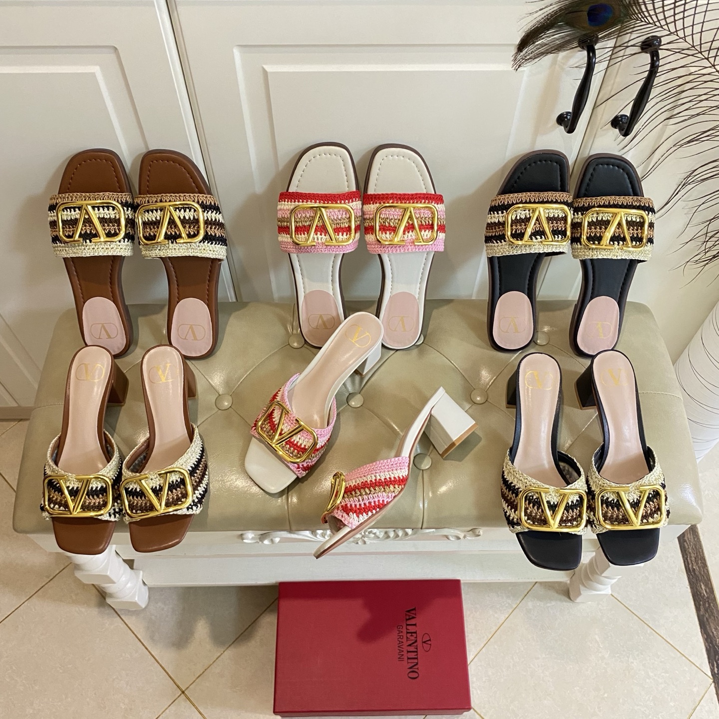NO:261821,Rubber outsole, (customized leather sole), high heels, Valentino Valentino new slippers, woven empty surface, size 35-43, slippers, valentino, valentino, slippers19860909橡胶大底,(真皮底定做),高跟,华伦天奴Valentino新款拖鞋,编织缕空面,35-43码,拖鞋,valentino,valentino,slippers,Women's Shoes