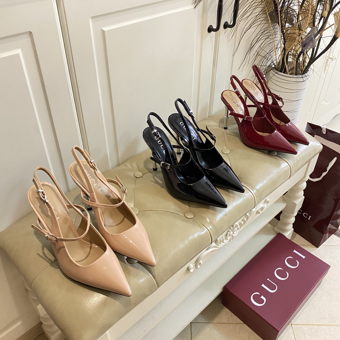 NO:261828,Rubber sole, genuine leather sole, Gucci new style, patent leather surface, sheepskin lining, bamboo heel, heel height 10cm, size 35-39 (size 40-42 custom made without return or exchange), sandals, gucci, sandals, sheepskin19860909橡胶底,真皮底,古奇Gucci新款,漆皮面,羊皮里,竹节跟,跟高10cm,35-39码(40-42码定做不退换),凉鞋,gucci,sandals,sheepskin,Women's Shoes