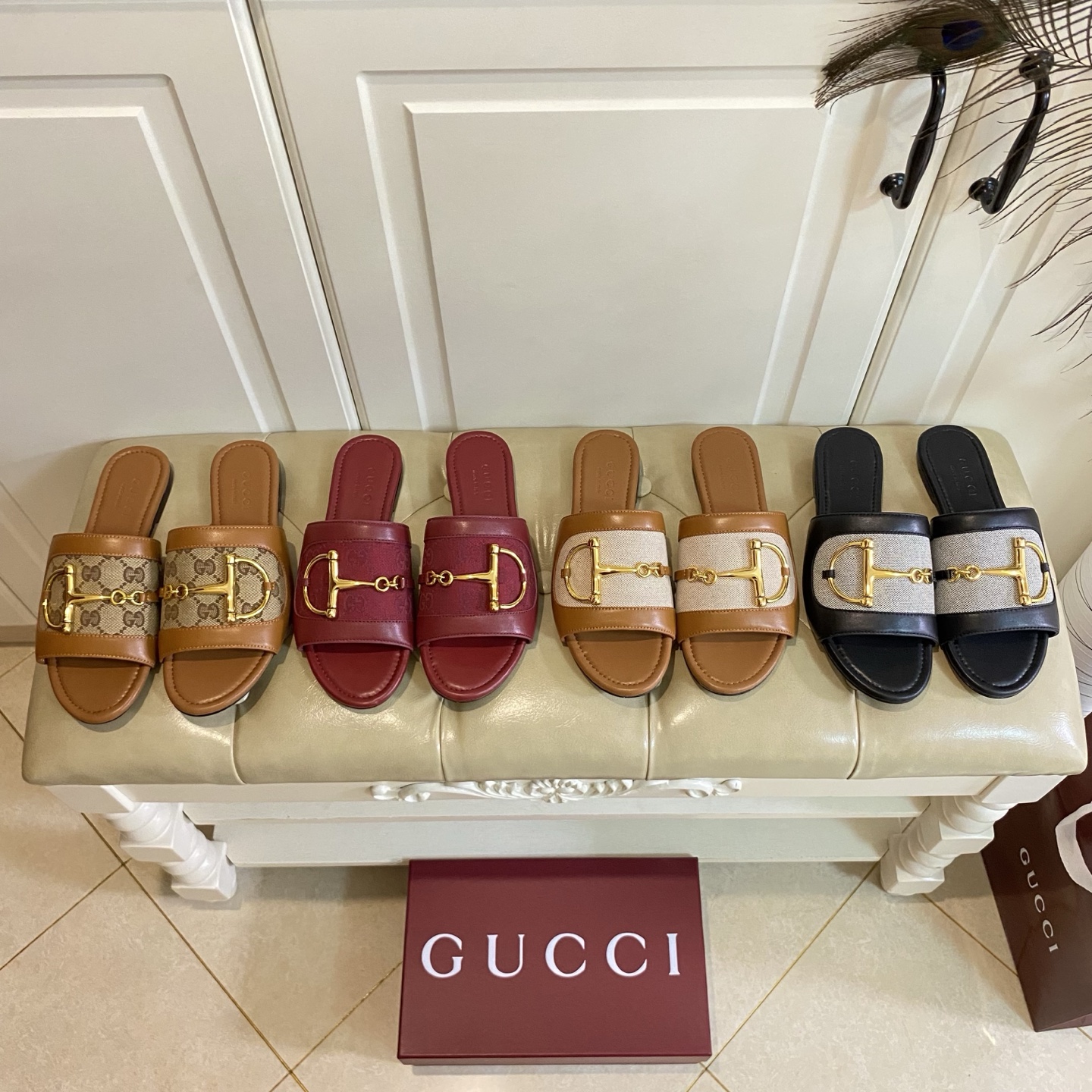 NO:261827,, Gucci new style, top version, classic canvas cowhide leather surface, sheepskin, genuine leather soles, size 35-40 (size 41-43 custom made without return or exchange), slippers, gucci, slippers, cowhide, sheepskin, Leather soles19860909,古奇Gucci新款,顶级版本,经典帆布拼牛皮面,羊皮里,真皮大底,35-40码(41-43码定做不退换),拖鞋,gucci,slippers,cowhide,sheepskin,Leather soles,Women's Shoes