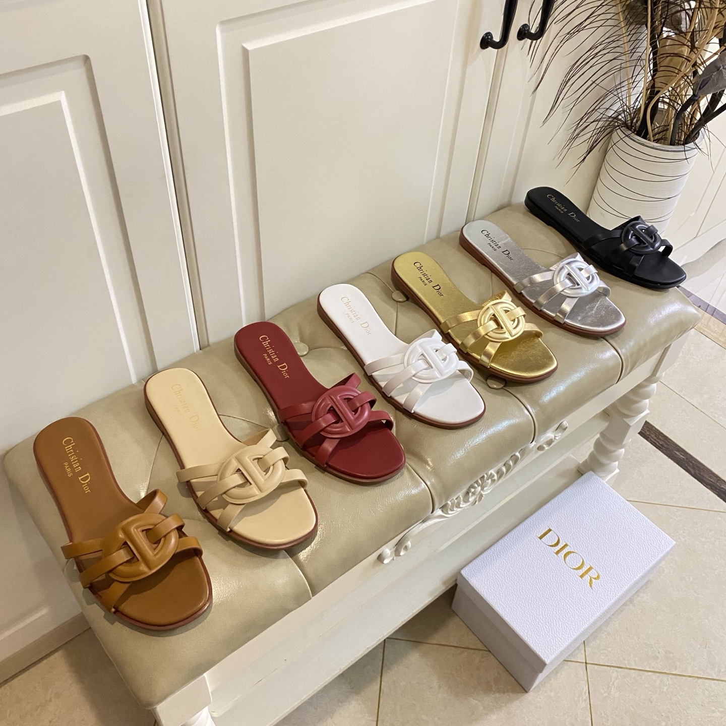 NO:261830,Rubber sole, genuine leather sole, Dior Dior new style, cowhide, sheepskin, size 35-41 (42, 43 sizes customized without return), slippers, dior, dior, slippers, cowhide, sheepskin19860909橡胶底,真皮底,迪奥Dior 新款,牛皮面,羊皮里,35-41码(42,43码定做不退换),拖鞋,dior,dior,slippers,cowhide,sheepskin,Women's Shoes