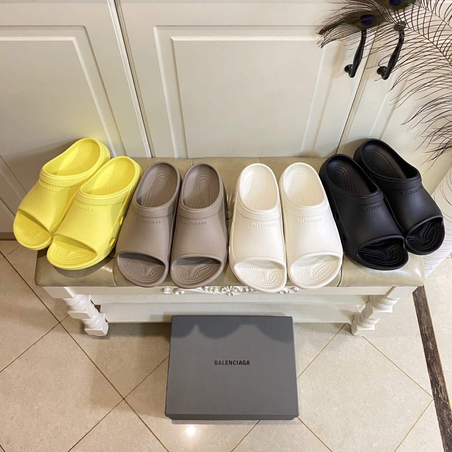NO:261833,,Balenciaga BALENCIAGA slippers, a must-have for casual style, light and comfortable, men's size 40-45 sizes, slippers, balenciaga, balenciaga, slippers19860909,巴黎世家BALENCIAGA拖鞋,休闲必备款,轻盈舒适,男码40-45码,拖鞋,balenciaga,balenciaga,slippers,Women's Shoes