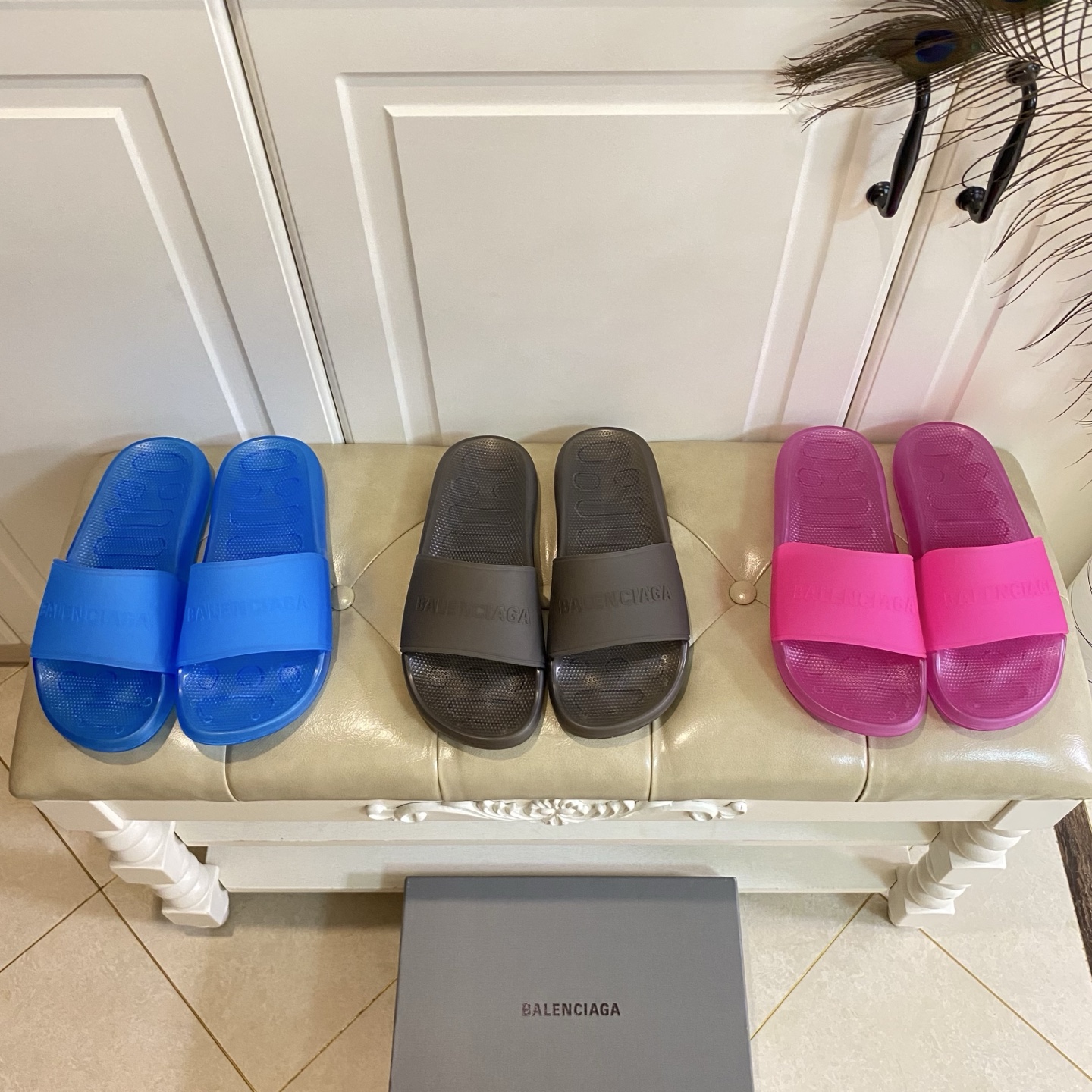 NO:261836,,Balenciaga BALENCIAGA couple slippers, casual essentials, light and comfortable, size 35-45, slippers, balenciaga, balenciaga, slippers19860909,巴黎世家BALENCIAGA情侣款拖鞋,休闲必备款,轻盈舒适,35-45码,拖鞋,balenciaga,balenciaga,slippers,Women's Shoes