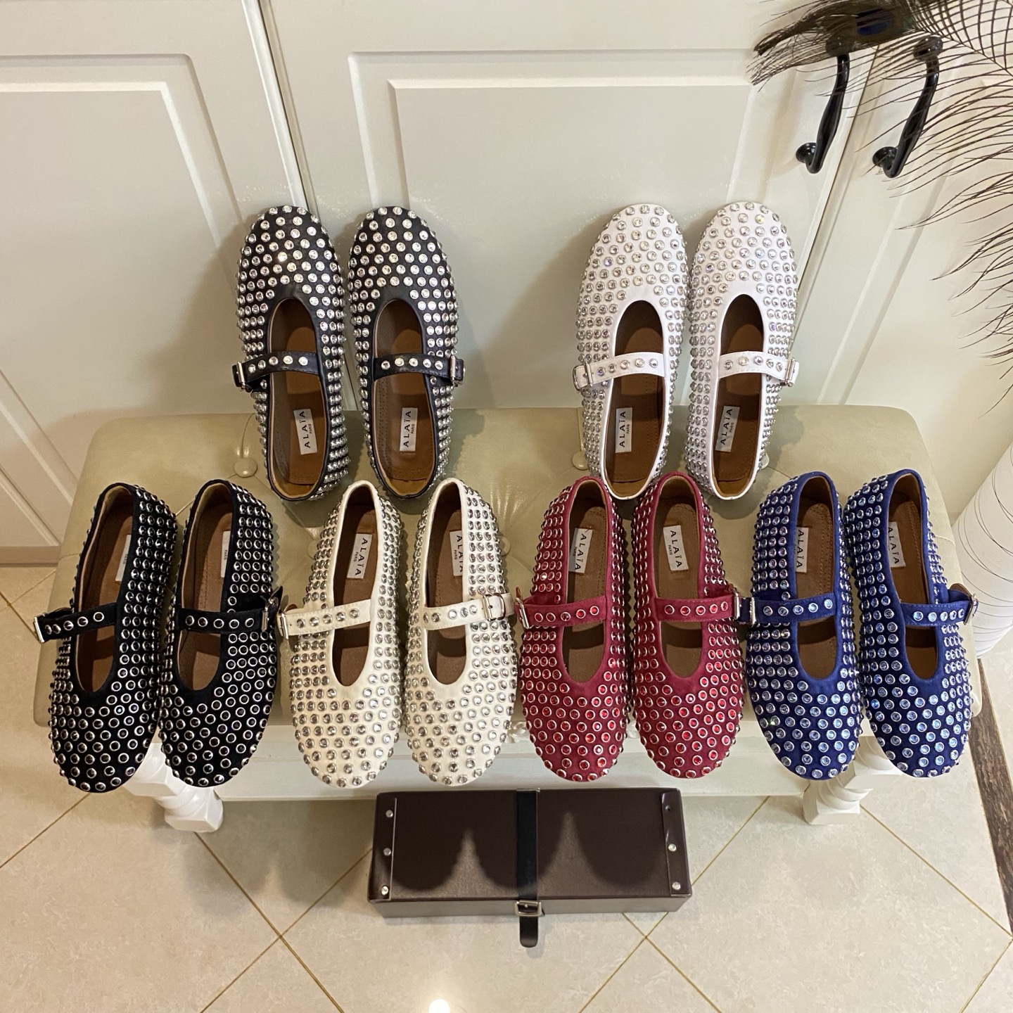 NO:402874,, Alaia Alaia new style, sheepskin/sheep tiles are filled with diamond beads, sheepskin, original private film bottom, size 35-40 (41 size custom made without return or exchange), sandals, alaia, sandals, sheepskin, sheep19860909,阿莱亚Alaia新款,羊皮/羊猄拼满钻珠面,羊皮里,原版私模胶片底,35-40码(41码定做不退换),凉鞋,alaia,sandals,sheepskin,sheep,Women's Shoes
