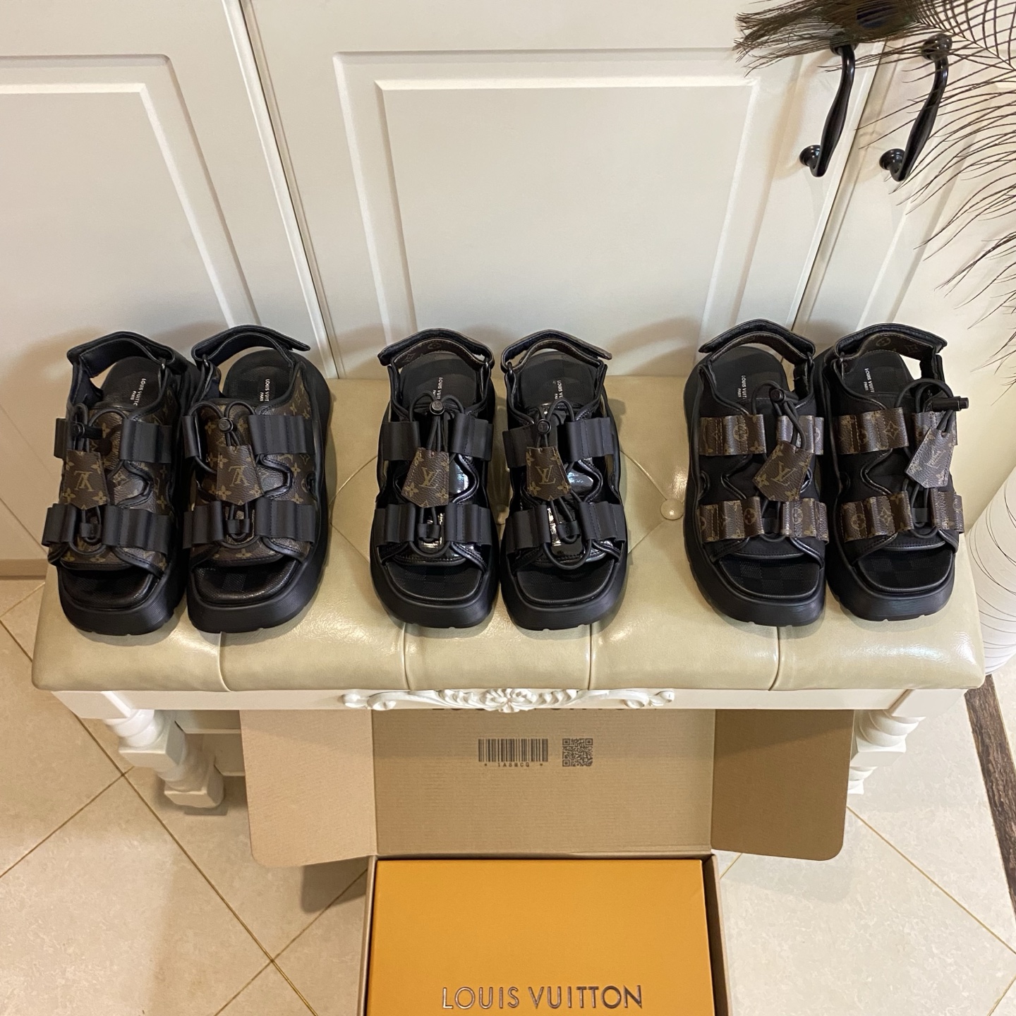 NO:383322,, Louis Vuitton sandals, London Fashion Week catwalk style, classic presbyterian canvas suede, rubber mid-outsole, size 35-40 (41 custom made without return), sandals, louis vuitton, louis vuitton, sandals19860909,路易威*Louis Vuitton凉鞋,伦敦时尚周走秀款,经典老花拼帆布绒面,橡胶中大底,35-40码(41定做不退换),凉鞋,louis vuitton,louis vuitton,sandals,Women's Shoes