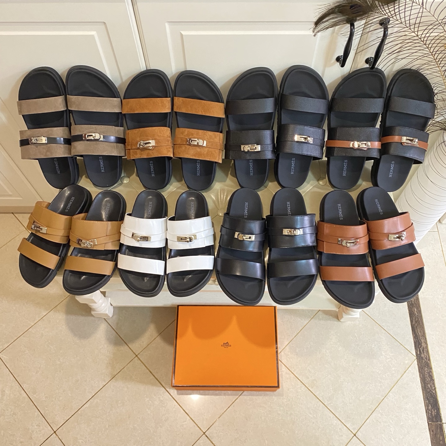 NO:383310,, High-version shipment, Hermes Hermes couple's second uncle-drag, cowhide, sheepskin, women's size segment 35-40 (41-43 custom-made, no return and exchange, men's size segment 39-44 (45 custom-made, no return and exchange). Note: Please indicate the male and female size, slippers, hermes, hermes, slippers, cowhide, sheepskin19860909,高版本出货,爱马仕Hermes情侣款二舅拖,牛皮面,羊皮里,女码段35-40(41-43码定做不退换,男码段39-44(45码定做不退换).注:下单请注明男女码,拖鞋,hermes,hermes,slippers,cowhide,sheepskin,Women's Shoes