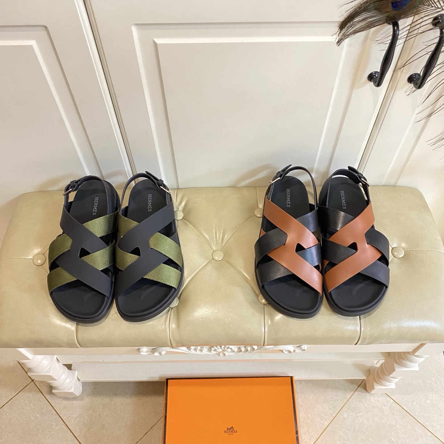 NO:402899,, High-version shipment, Hermes Hermes couple's second uncle sandals, cowhide/cloth/sheep noodles, sheep skin, women's size segment 35-40 (41-43 custom-made without return and exchange, men's size segment 39-44 (45 custom-made without return and exchange). Note: Please indicate the male and female size, slippers, hermes, hermes, slippers, cowhide, sheepskin, sheep19860909,高版本出货,爱马仕Hermes情侣款二舅凉拖,牛皮/布/羊猄面,羊皮里,女码段35-40(41-43码定做不退换,男码段39-44(45码定做不退换).注:下单请注明男女码,拖鞋,hermes,hermes,slippers,cowhide,sheepskin,sheep,Women's Shoes