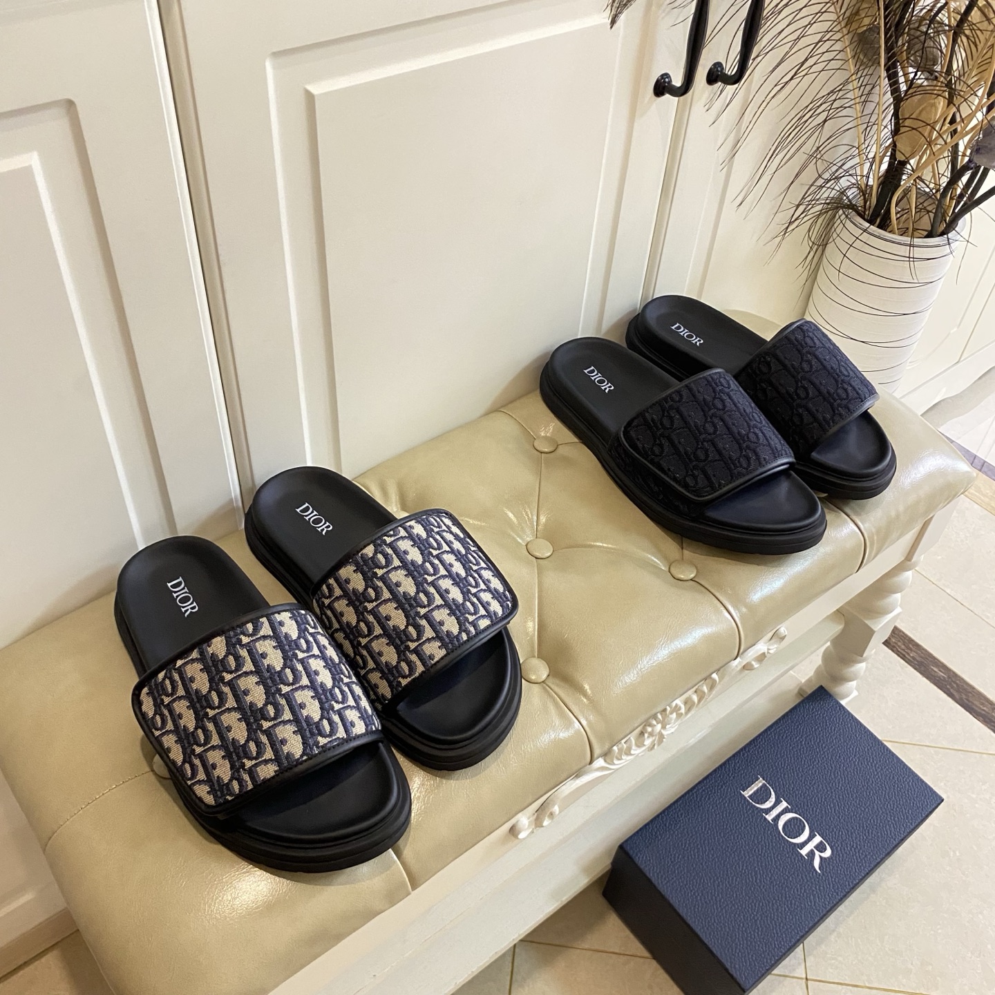 NO:402882,, Dior Dior men's slippers, original 1:1 replica, classic brand jacquard cloth, sheepskin, private model outsole, size 39-45, slippers, dior, dior, slippers, sheepskin19860909,迪奥Dior 男款拖鞋,原版1:1复刻,经典品牌提花布面,羊皮里,私模大底,39-45码,拖鞋,dior,dior,slippers,sheepskin,Women's Shoes