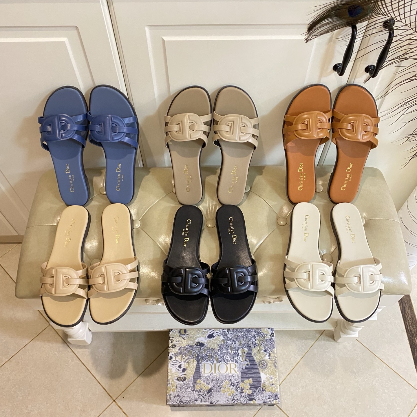 NO:391689,Rubber sole Dior new style, cowhide, sheepskin, size 35-41 (42, 43 sizes custom made without return), slippers, dior, dior, slippers, cowhide, sheepskin19860909橡胶底 皮底迪奥Dior 新款,牛皮面,羊皮里,35-41码(42,43码定做不退换),拖鞋,dior,dior,slippers,cowhide,sheepskin,Women's Shoes