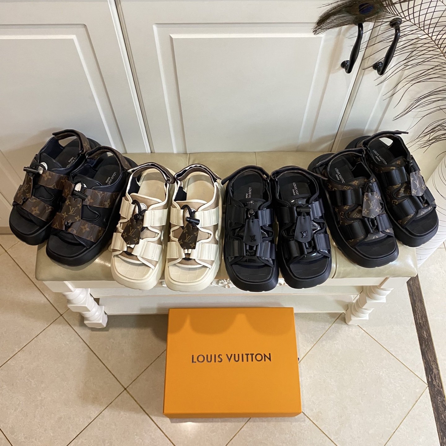 NO:402845,, Louis Vuitton sandals, London Fashion Week catwalk style, classic presbyterian canvas suede, rubber mid-outsole, size 35-40 (41 custom made without return), sandals, louis vuitton, louis vuitton, sandals19860909,路易威*Louis Vuitton凉鞋,伦敦时尚周走秀款,经典老花拼帆布绒面,橡胶中大底,35-40码(41定做不退换),凉鞋,louis vuitton,louis vuitton,sandals,Women's Shoes