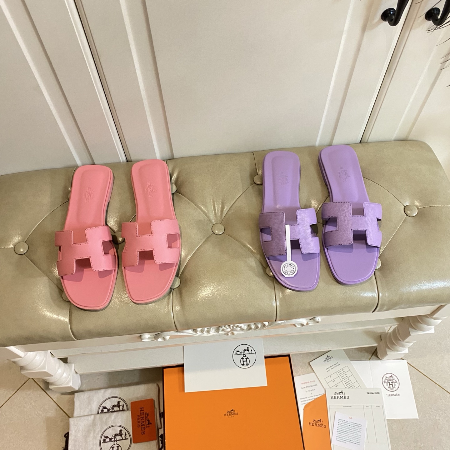 NO:402837,,Hermes Hermes classic H-drag high-end series, cowhide, sheepskin, genuine leather soles, sizes 35-42. Note: This colored sole is not returned or exchanged, slippers, hermes, hermes, slippers, cowhide, sheepskin, Leather soles19860909,爱马仕Hermes 经典H拖高端系列,牛皮面,羊皮里,真皮大底,35-42码.注:此款彩色底不退换,拖鞋,hermes,hermes,slippers,cowhide,sheepskin,Leather soles,Women's Shoes