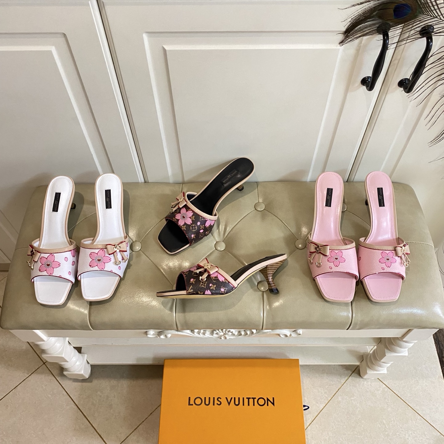 NO:402799,, Louis Vuit*LV new style, classic presbyterian, denim surface, sheepskin, genuine leather outsole, heel height 6cm, size 35-40 (34, 41, 42 size custom made without return), high heels slippers, louis vuitton, louis vuitton, high heels, slippers, sheepskin, Leather soles19860909,路易威*LV新款,经典老花,牛仔布面,羊皮里,真皮大底,跟高6cm,35-40码(34,41,42码定做不退换),高跟鞋拖鞋,louis vuitton,louis vuitton,high heels,slippers,sheepskin,Leather soles,Women's Shoes