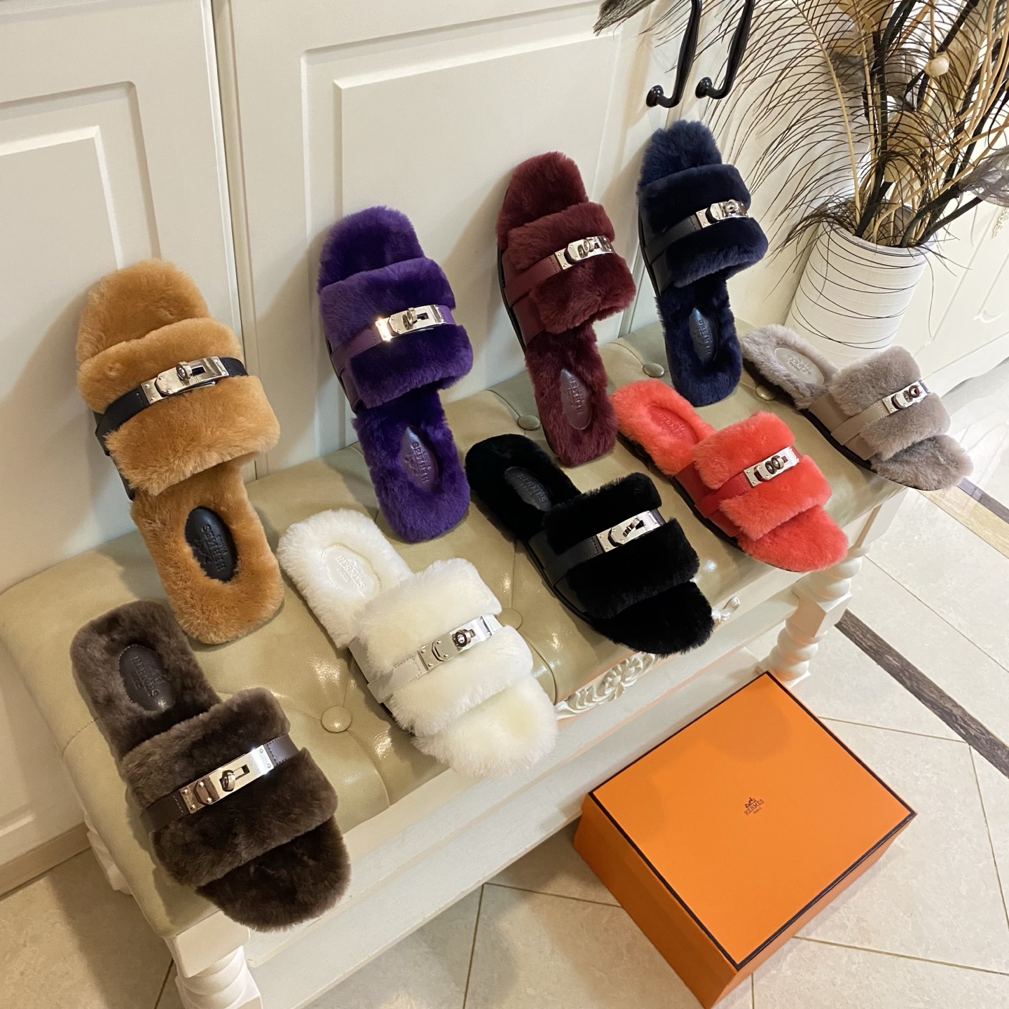 NO:486594,, Hermes Hermes new wool drag, major online cafes, top quality, cowhide wool noodles, sheepskin, wool feet, genuine leather soles, size 35-40 (41, 42 sizes custom made without return and exchange, be careful to buy), fur shoes and slippers, hermes, hermes, slippers, cowhide, sheepskin, Leather soles19860909,爱马仕Hermes新款毛拖,各大网咖主推款,顶级品质,牛皮拼羊毛面,羊皮里,羊毛垫脚,真皮大底,35-40码(41,42码定做不退换,慎购),毛毛鞋拖鞋,hermes,hermes,slippers,cowhide,sheepskin,Leather soles,Women's Shoes
